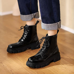 西村名物2021年秋冬爆款纯色简约学院百搭帅气显瘦英伦风单绒马丁靴女皮靴X21DS44361