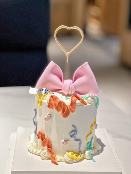 春日蝴蝶结 · 奶油霜蛋糕 商品图0