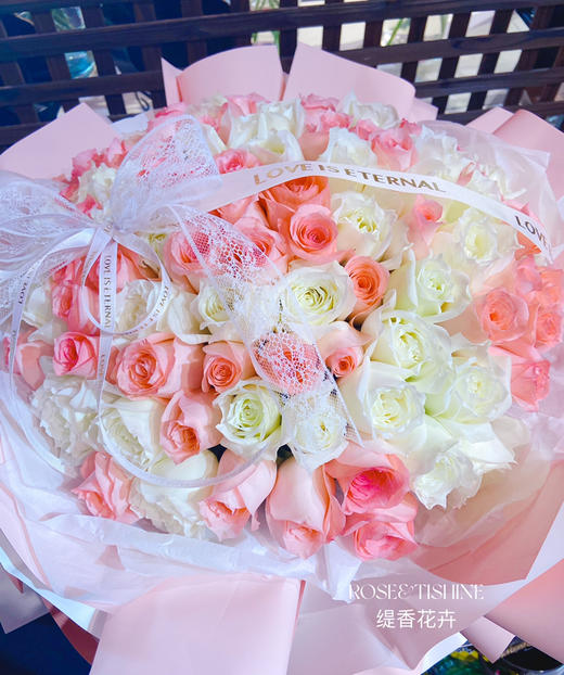【甜美冰激淋】99朵海派浪漫大花束，粉玫瑰➕白玫瑰 商品图0