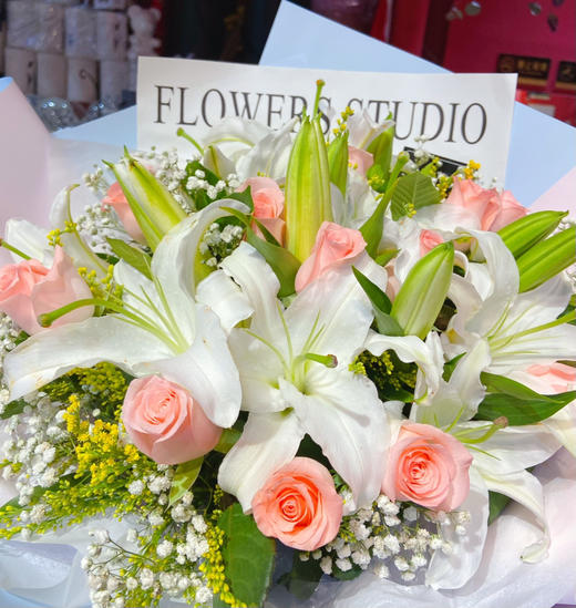 【美丽永驻】12朵香水百合➕21朵粉玫瑰➕满天星➕新鲜配叶，海派精品花束 商品图1