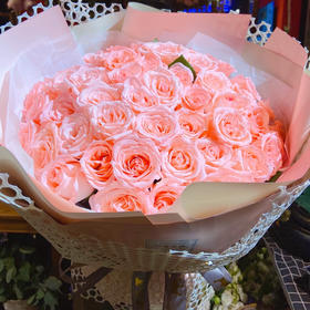 【甜蜜蜜】33朵黛安娜玫瑰，精美花束