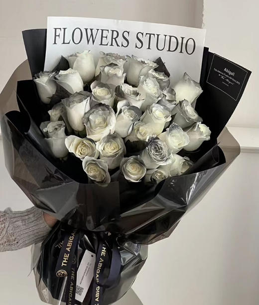 【挚爱黑骑士】33朵黑骑士玫瑰高大上精品花束 商品图1