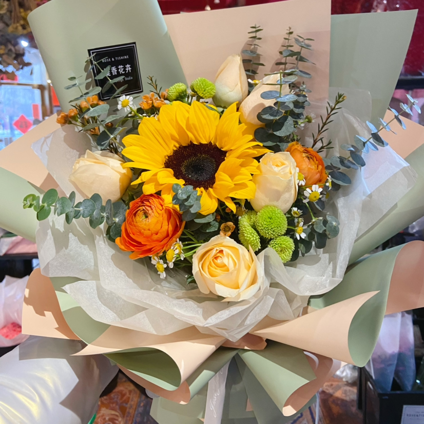 【做你的小暖阳】1朵向日葵➕9朵蜜桃雪山玫瑰➕3支绿扣➕新鲜配花配叶，精品花束