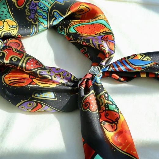 积分兑换【甄珠贝】招财猫丝巾和施华洛世奇水晶丝巾扣礼盒套装 商品图6