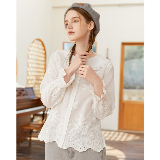 Famecoco范可儿重工刺绣衬衫女春秋款纯棉娃娃领衬衣花边袖FAB1BA018 商品图3