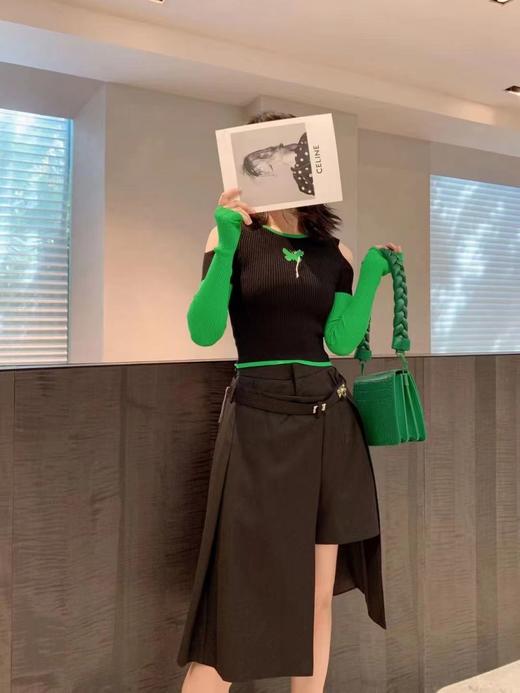 挖肩拼色针织打底衫 商品图4