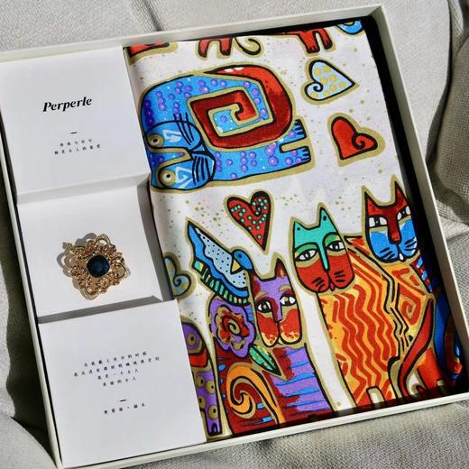 积分兑换【甄珠贝】招财猫丝巾和施华洛世奇水晶丝巾扣礼盒套装 商品图1