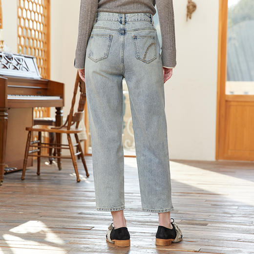 famecoco范可儿裤脚开叉牛仔裤女浅色春季百搭宽松直筒裤FAB1GA009 商品图4