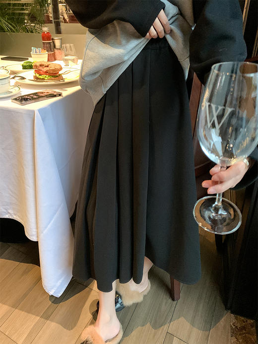 <曾小咸推荐>曾小咸黑色半身裙女中长款春秋季新款高腰设计感a字百褶裙伞裙子 商品图1