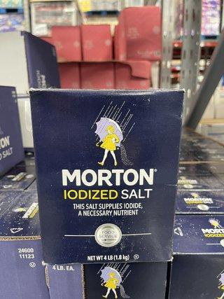 莫顿盐（Morton Salt）自然醇净，不添加抗结剂等添加剂，是百姓餐桌上的亲民好盐！美国制盐标准，安全可靠！ 美国代购，无中文标签，介意慎拍 A 商品图0