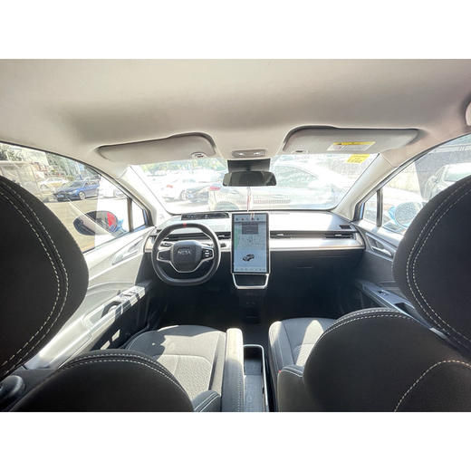 哪吒 V 标准续航娱乐版升级型【长租-深圳】 商品图5