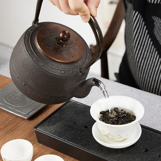 微哲明丨禅钟 万代屋生铁壶 煮茶壶 1200ml  赠壶叉、壶垫 商品图3