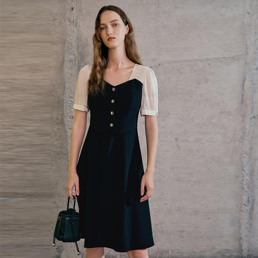EITIE爱特爱春夏新款时尚气质V领收腰撞色A版显瘦连衣裙7307017 商品图3