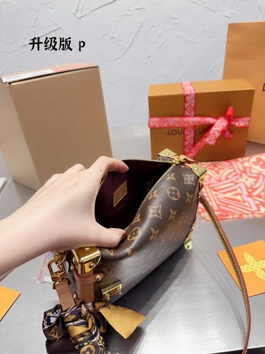 点此购买 LV经典老花单肩软箱子 js 245152 商品图8