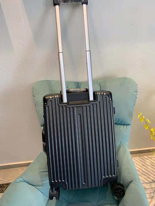 2117日默瓦 拉杆箱 商品图11