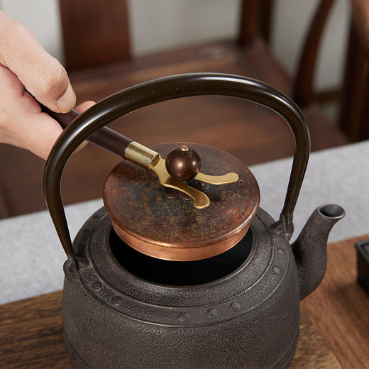 微哲明丨禅钟 万代屋生铁壶 煮茶壶 1200ml  赠壶叉、壶垫 商品图2