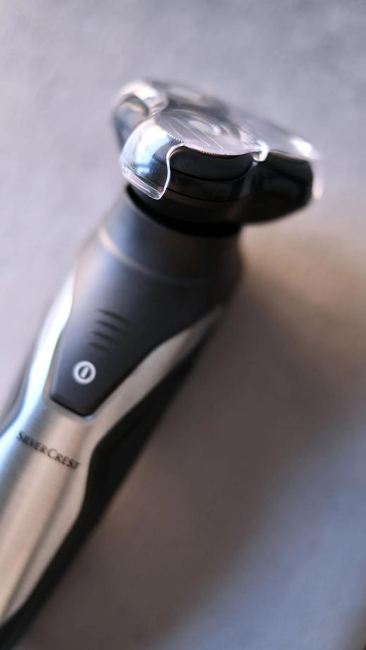 0.8折‼️外网99欧！【德国SILVER CREST三刀头液晶电动剃须刀】 商品图0