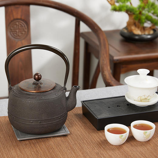 微哲明丨禅钟 万代屋生铁壶 煮茶壶 1200ml  赠壶叉、壶垫 商品图5