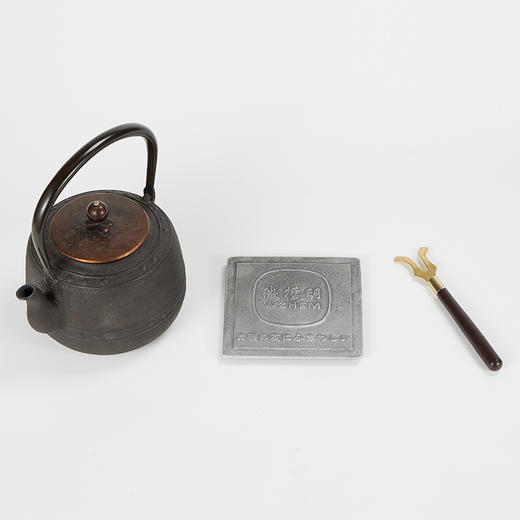 微哲明丨禅钟 万代屋生铁壶 煮茶壶 1200ml  赠壶叉、壶垫 商品图6