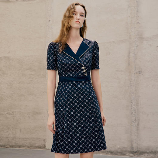 EITIE爱特爱春季新款气质优雅小翻领显瘦连衣裙7307035 商品图2