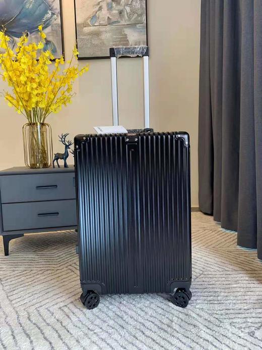 2117日默瓦 拉杆箱 商品图8