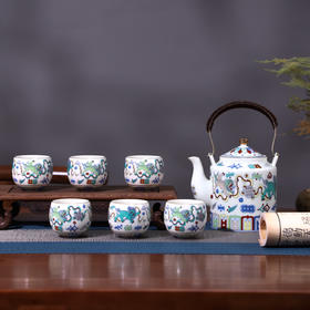 《吉狮已到》大明斗彩茶礼｜三才盖碗、仿古提梁壶套组，景德镇御器研究院出品 故宫延趣楼古陶瓷修复专家阳士琦大师监制