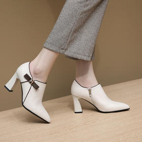 法式新款秋冬单鞋，黑色软皮尖头粗跟高跟高跟鞋蝴蝶结深口女鞋GLS514