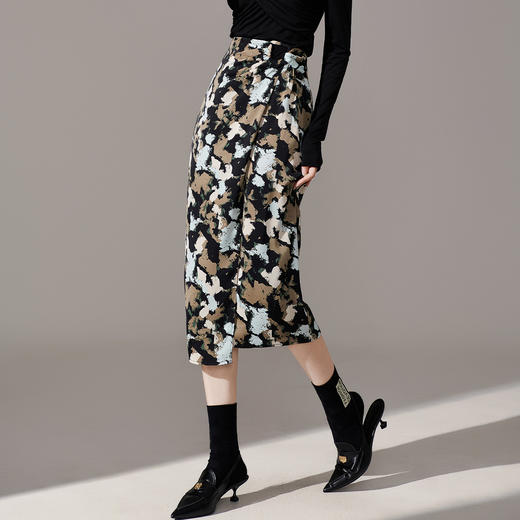 剩S 芳外【涂鸦拼色交叉半裙】2026春季新款立体裁剪交叉半截裙 商品图0