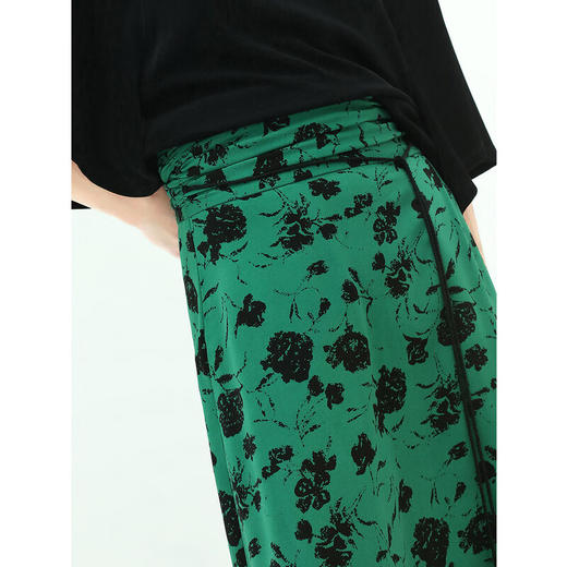 【有赞】COCOBELLA流苏飘带高腰捏褶剪影印花半身裙女夏开叉长裙HS91 商品图3