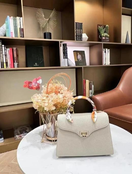 3楼HR头层牛皮凯莉女包(中号） 商品图1