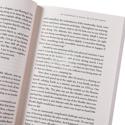 【中商原版】An Astronaut's Guide to Life on Earth 英文原版 宇航员对地球生活的指南 Chris Hadfield 商品图3