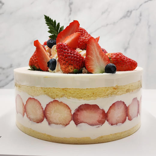 味美特新款“草莓半月仙”应季水果草莓-新鲜水果蛋糕 商品图1