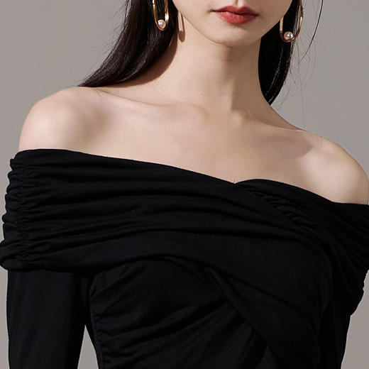 剩S 芳外【一字肩显瘦修身针织T恤】2026春季新款显瘦锁骨性感长袖 商品图4