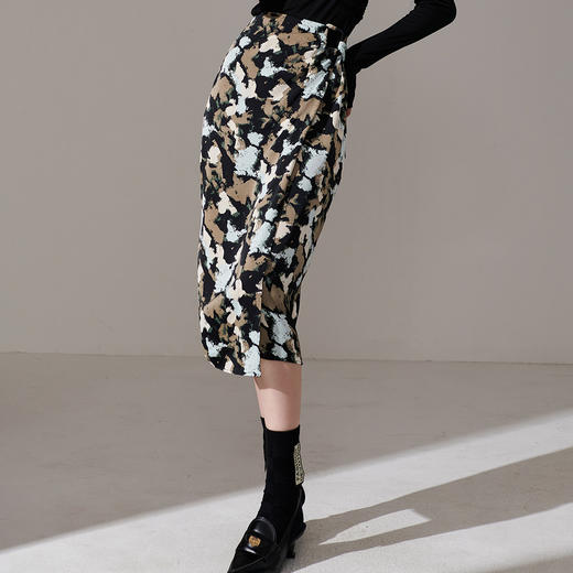 剩S 芳外【涂鸦拼色交叉半裙】2026春季新款立体裁剪交叉半截裙 商品图2