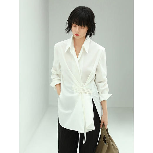 【限时秒杀】COCOBELLA新中式手工盘扣国风翻领衬衫匹马棉通勤白衬衣SR912 商品图4