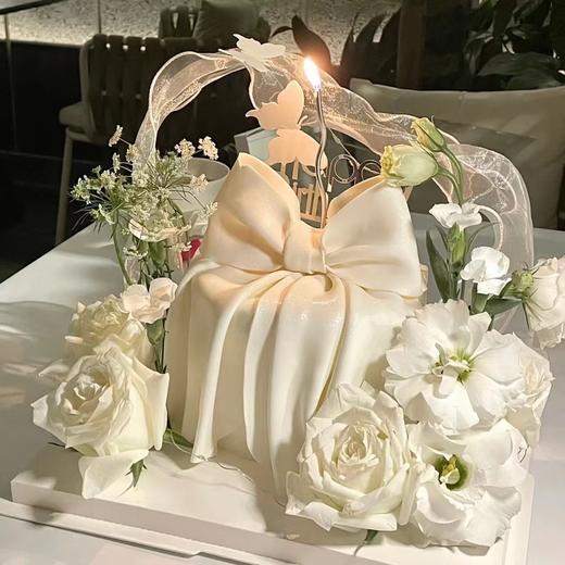 黑巢-洁白花海生日蛋糕 商品图0