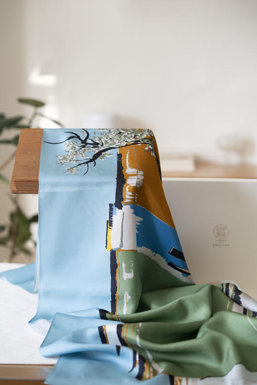 吴冠中艺术丝巾《双燕》长巾桑蚕丝 商品图1