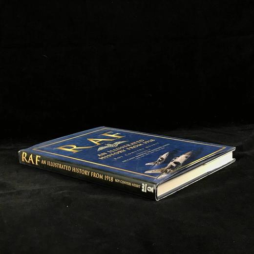 英国皇家空军图史 450余幅插图 精装大16开 商品图1