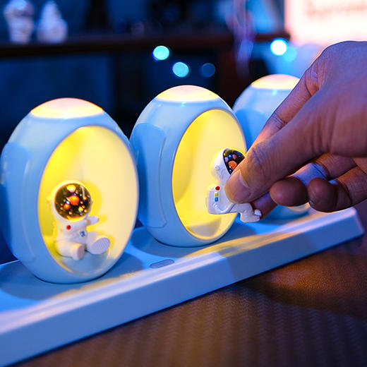 Fantasybird 太空舱声控感应灯 三种灯光模式 | 拾音律动 |可更换摆件 商品图1