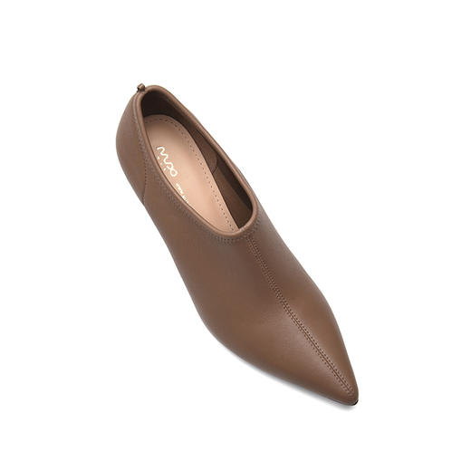 MUX2022秋季时装系列奶茶色羊皮尖头细跟深口鞋 商品图0