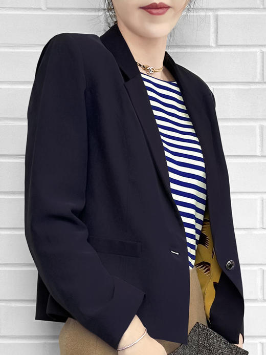 TYNVIE 小纽扣复古短西装- 深海蓝 商品图3