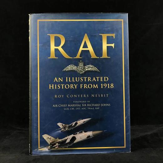 英国皇家空军图史 450余幅插图 精装大16开 商品图0