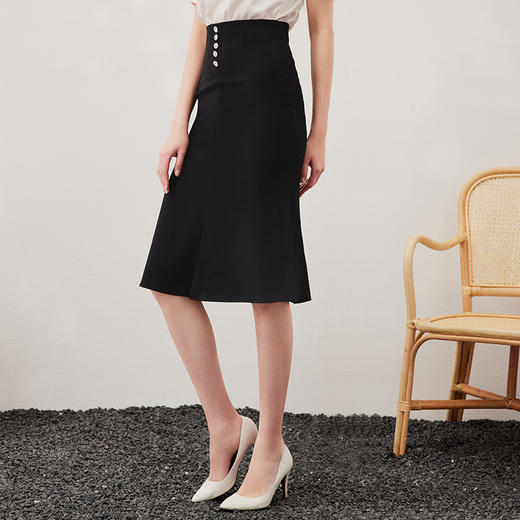 EITIE爱特爱春季新款高腰黑色鱼尾过膝显瘦OL通勤时尚半身裙A2306101 商品图3