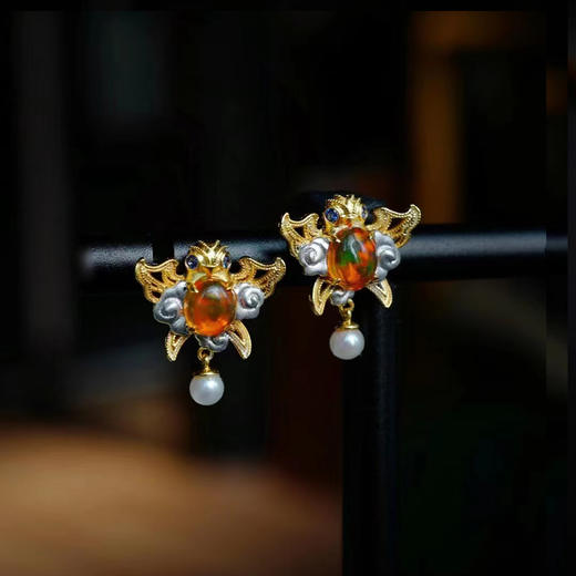 龢盒原创 18k金镶天然火欧珀风筝耳钉 商品图1