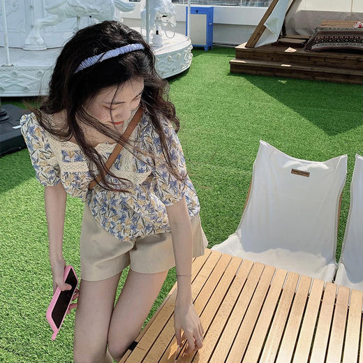 2023年新款法式方领别致碎花上衣泡泡袖短袖衬衫女设计感小众夏季 商品图2