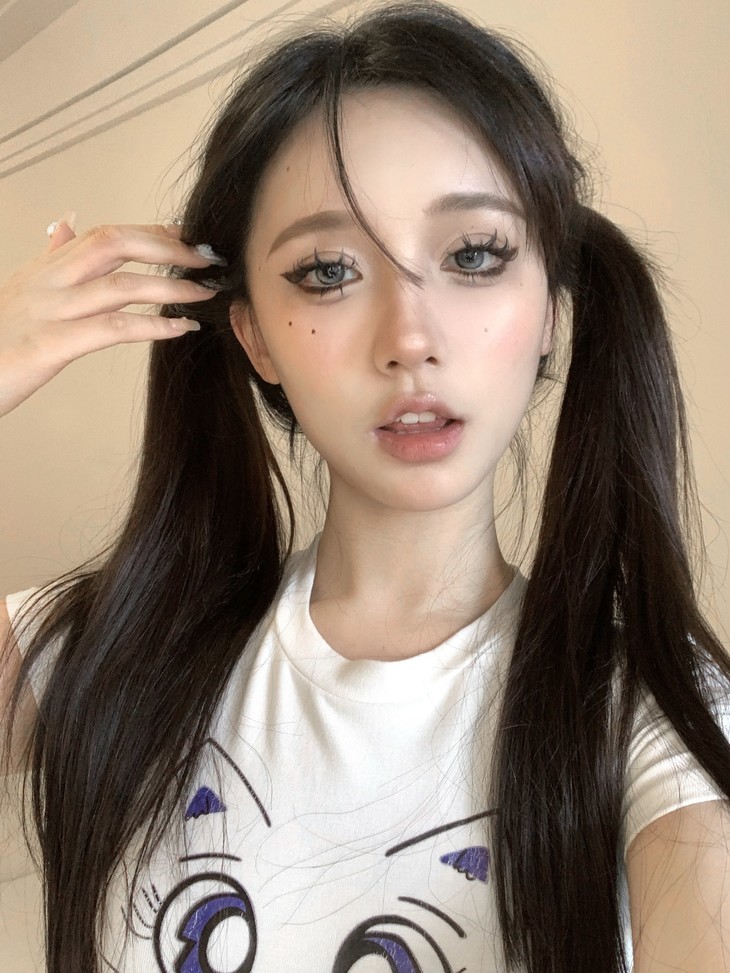 Onechu美瞳 年抛隐形眼镜 泪光银闪14.2mm 1副/2片-VVCON美瞳商城18