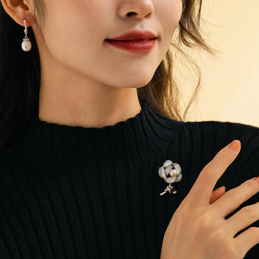 manreya “山茶烂漫”铜镀金胸针 商品图1