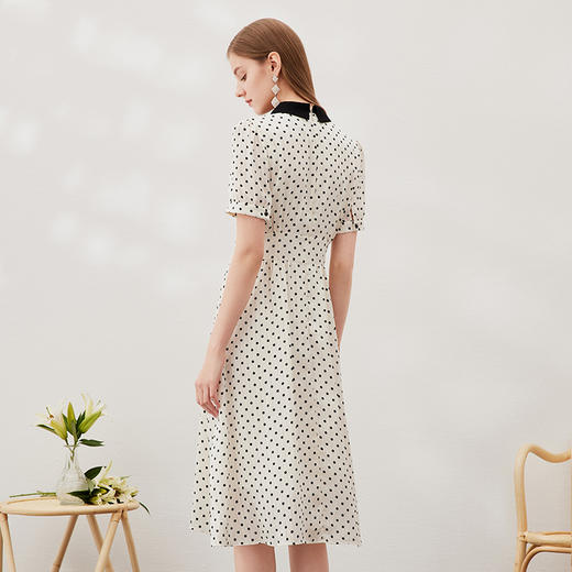 EITIE爱特爱春季新款气质优雅洋气波点复古收腰显瘦立领连衣裙6907635 商品图4