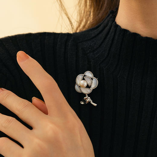 manreya “山茶烂漫”铜镀金胸针 商品图0