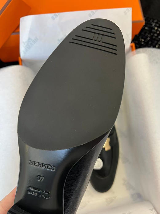 大H乐福鞋 自己备注号码颜色。 数量少 随时断码码数：35/36/36.5/37/36.5/38/39；码数正码，稍微有点瘦 商品图9